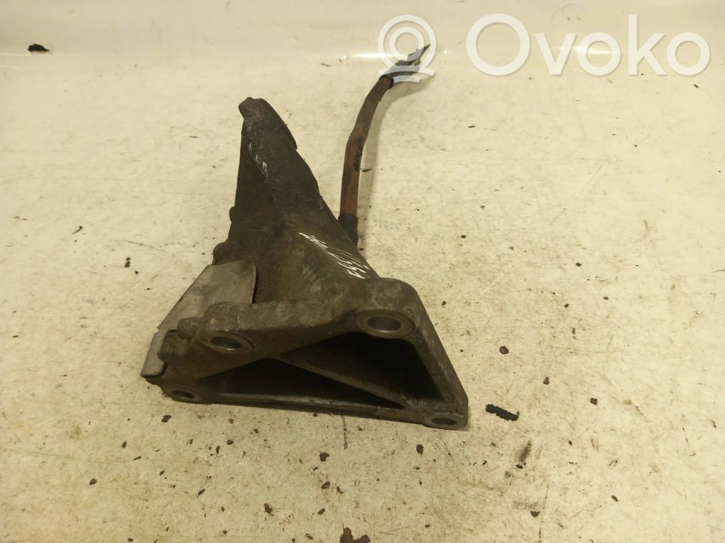 BMW 3 E46 Engine mounting bracket 