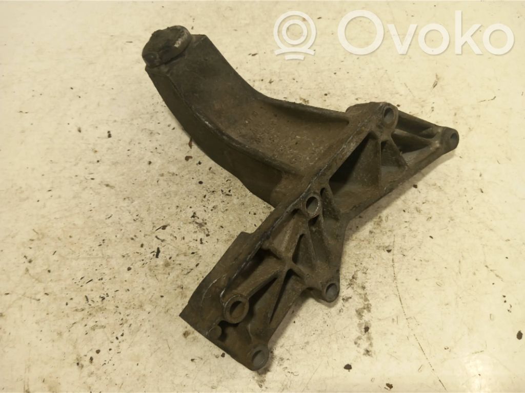 BMW 3 E46 Engine mounting bracket 