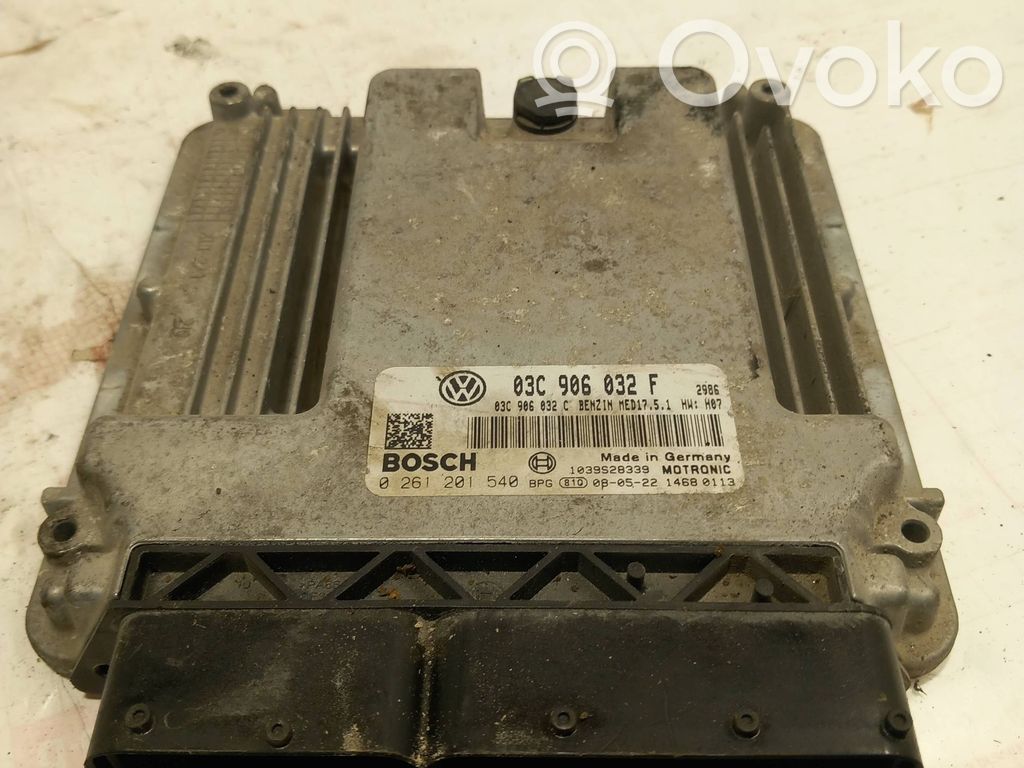 Volkswagen Touran I Engine control unit/module 