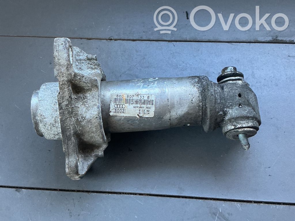 Audi A4 S4 B6 8E 8H Etupuskurin törmäysvoiman vaimennin 