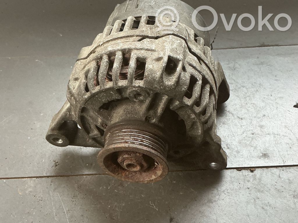 Audi A4 S4 B5 8D Lichtmaschine 