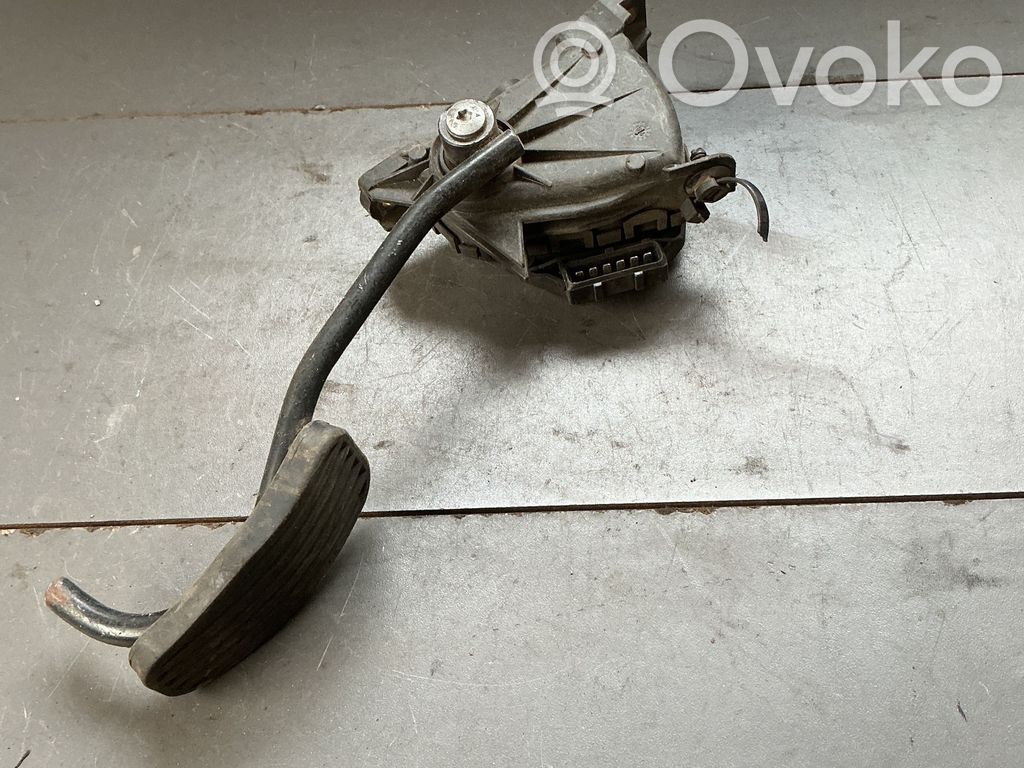 Volvo S80 Kaasupoljin 