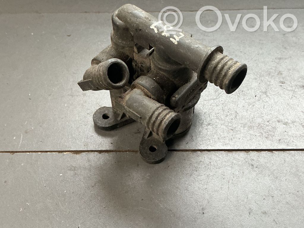 BMW 3 E36 Apsildes radiatora vārsts (-i) 
