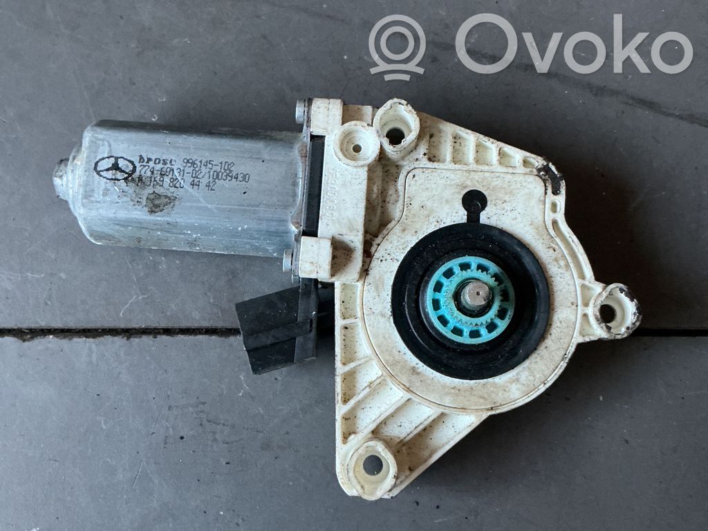 Mercedes-Benz A W169 Silnik regulatora szyby drzwi przednich 