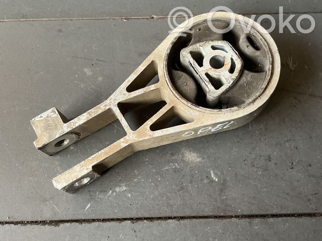 Opel Corsa D Variklio pagalvė 