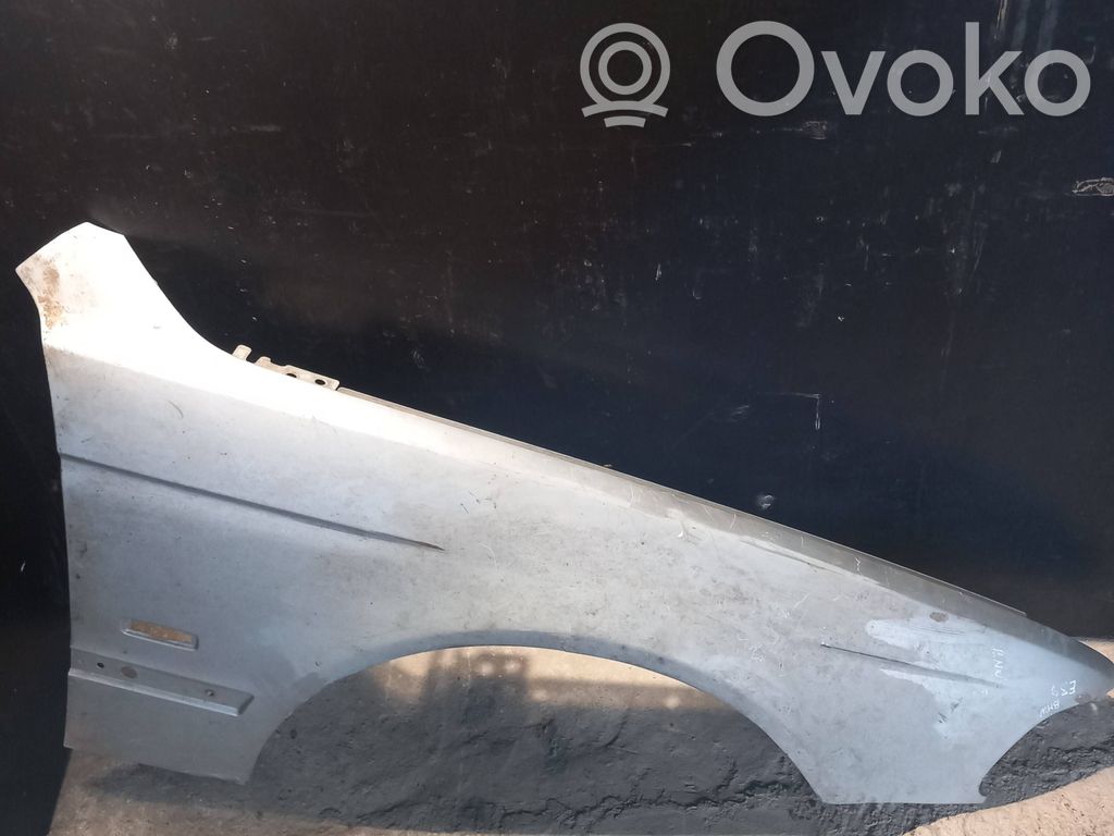 BMW 5 E39 Sparnas 