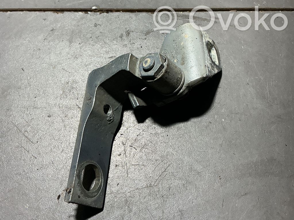 Front door upper hinge   U22810AB