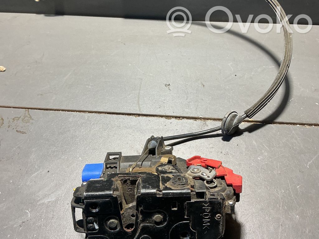 Volkswagen Touran I Takaoven lukko 