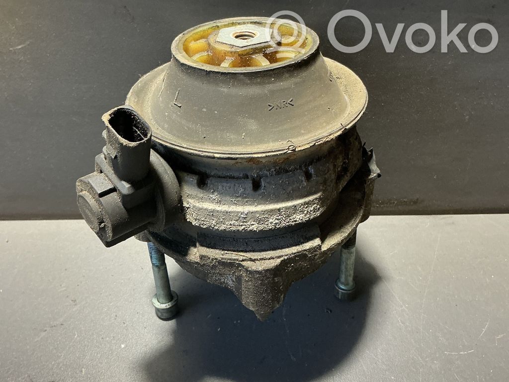 Audi A8 S8 D3 4E Engine mount bracket 