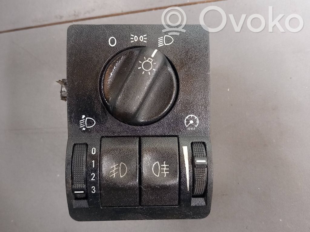 Opel Zafira A Przełącznik świateł 