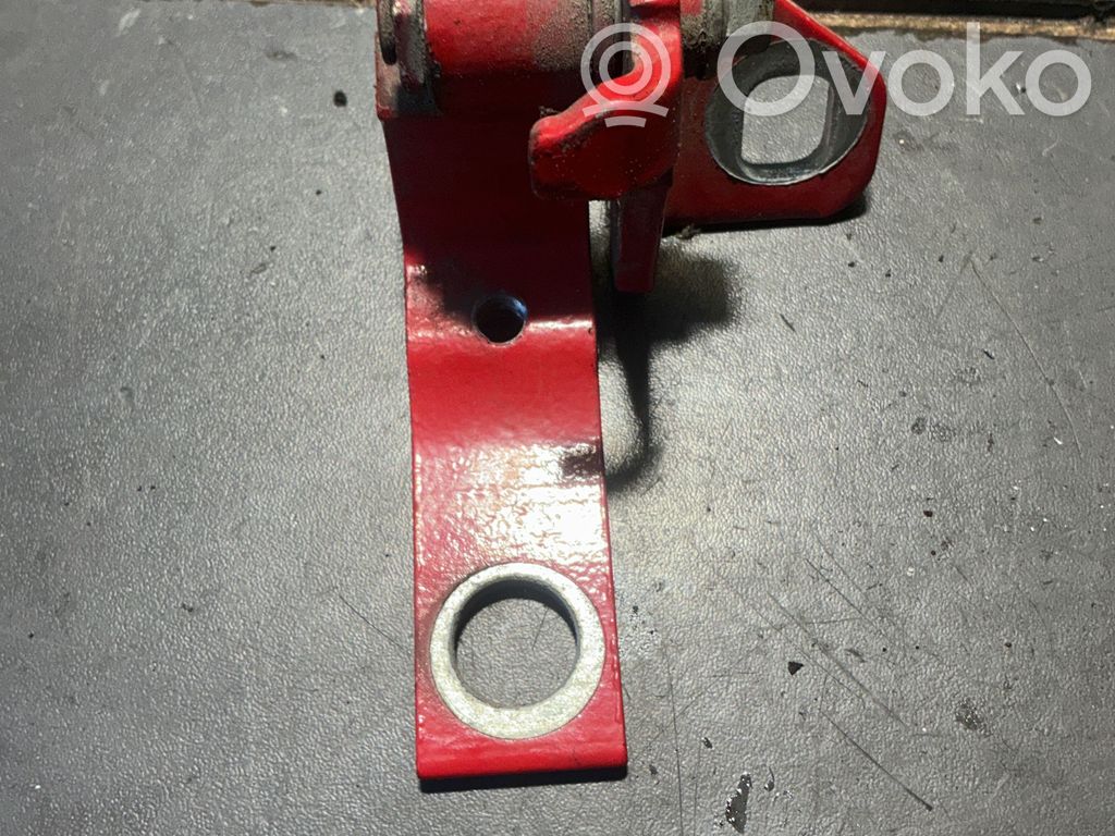 Bisagra inferior de la puerta trasera   C8Q8A