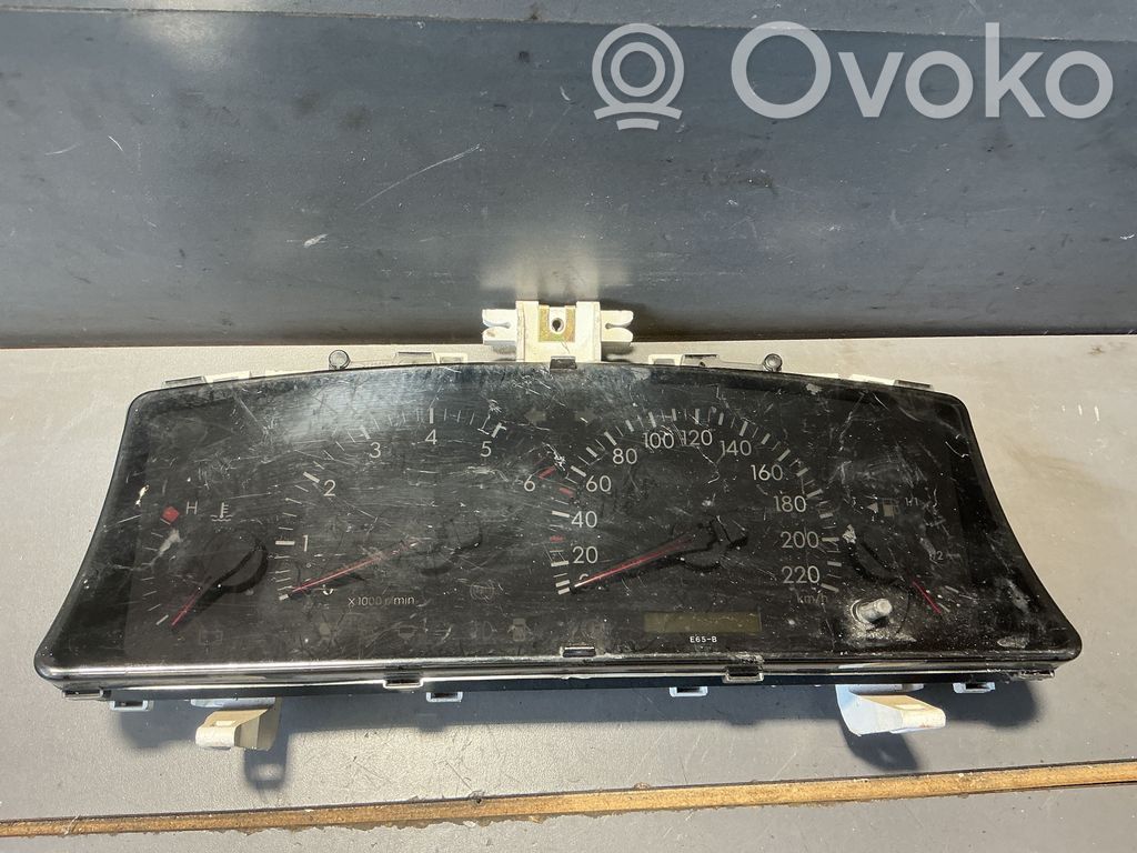 Toyota Corolla Verso E121 Speedometer (instrument cluster) 