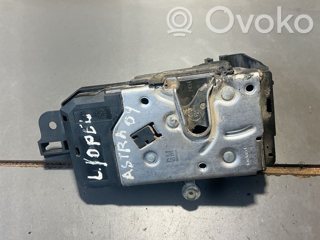 Opel Astra H Front door lock 