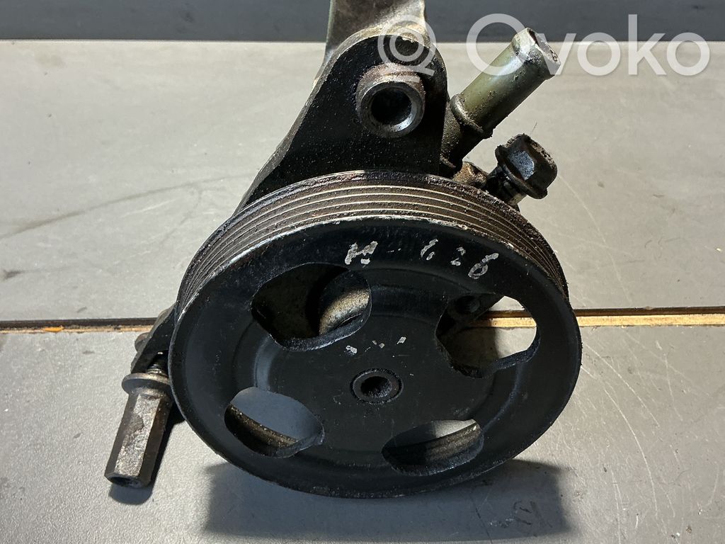 Mazda 626 Ohjaustehostimen pumppu 