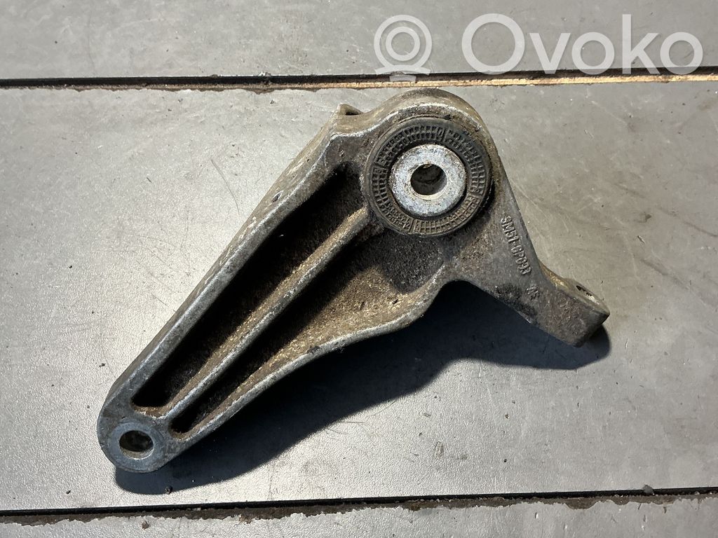 Ford Focus C-MAX Gearbox mounting bracket 