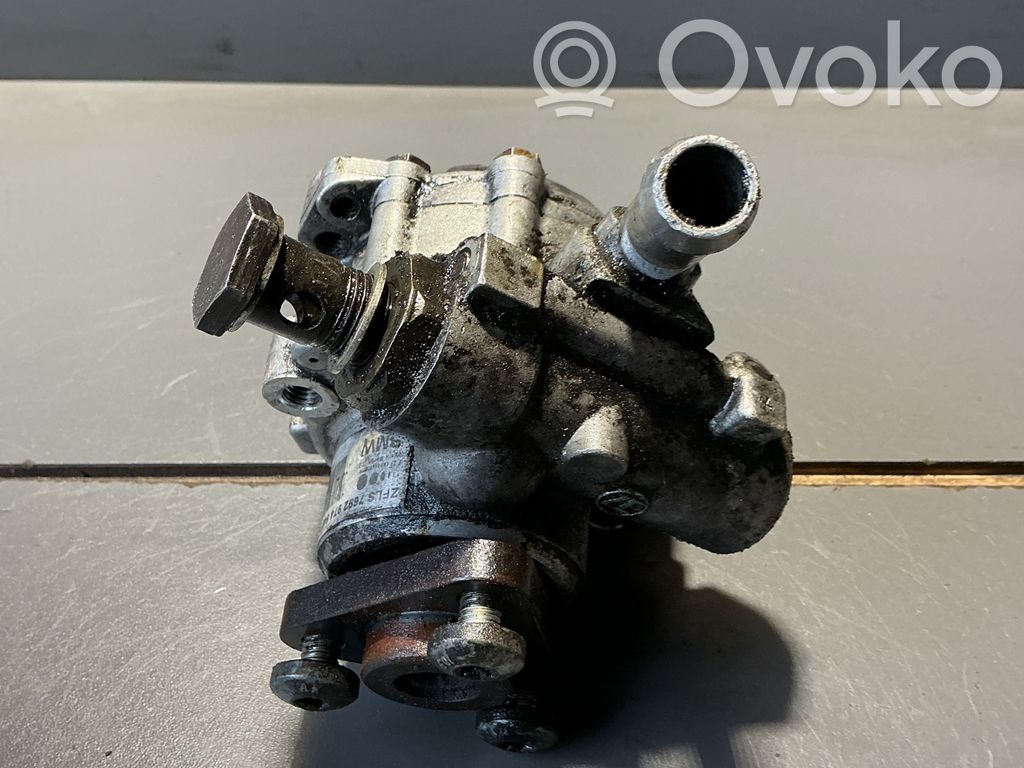BMW 3 E90 E91 Vairo stiprintuvo siurblys 