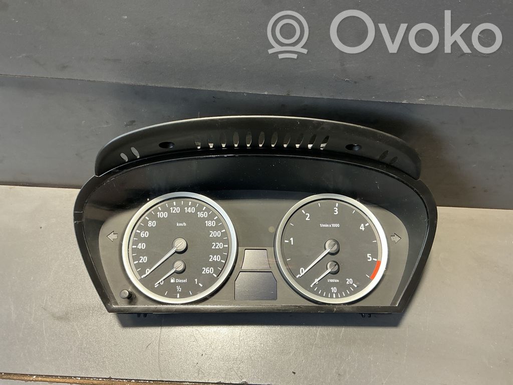 BMW 5 E60 E61 Spidometras (prietaisų skydelis) 