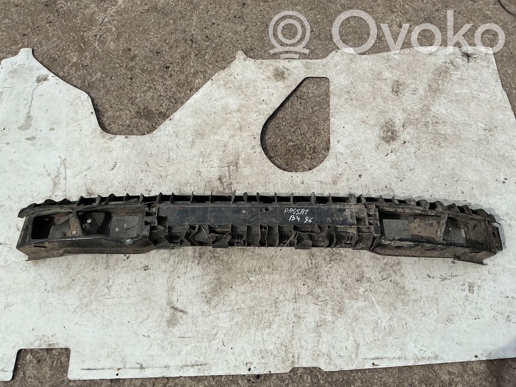 Volkswagen PASSAT B4 Travesaño del parachoques delantero 