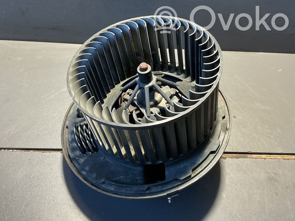 BMW 3 E90 E91 Mazā radiatora ventilators 