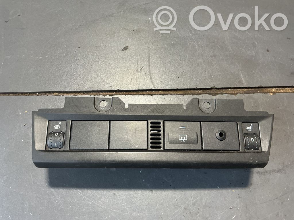 Windscreen/window heater switch   4M5113D734AC