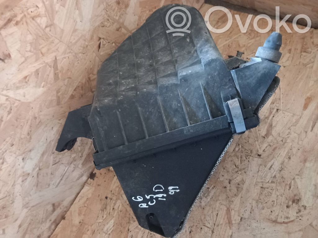 Volkswagen PASSAT B5 Luftfilterkasten 