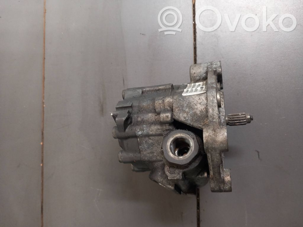 Audi A8 S8 D3 4E Power steering pump 