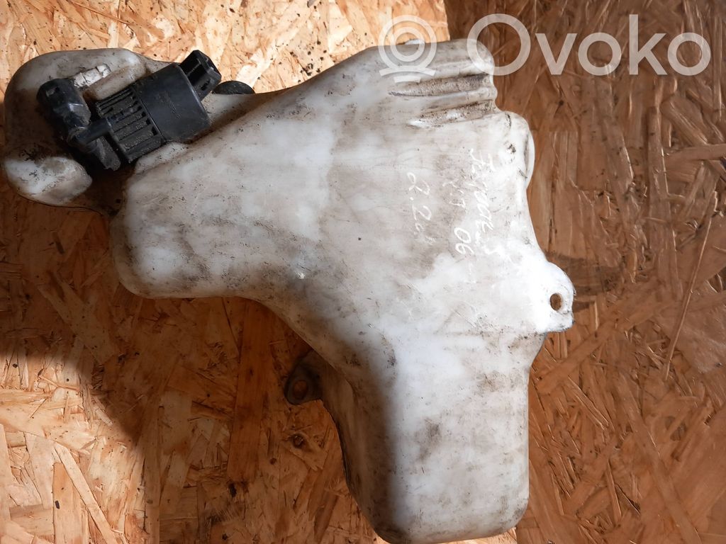 Zbiornik płynu do spryskiwaczy szyby przedniej / czołowej   4X4317B613AB,4X4317B613BD,4X43N17B613A
