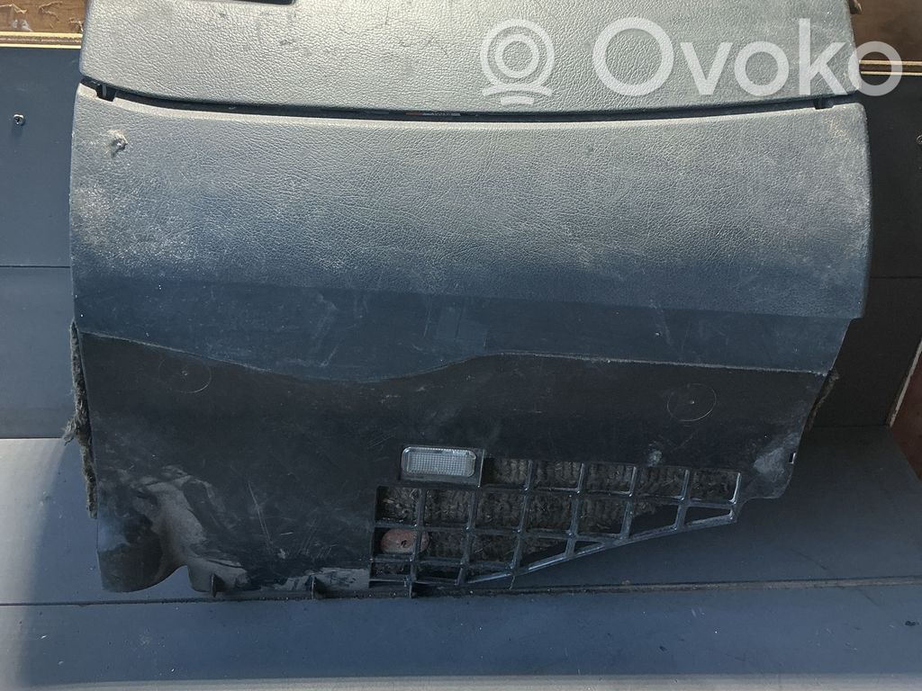 Audi A4 S4 B5 8D Guantera 