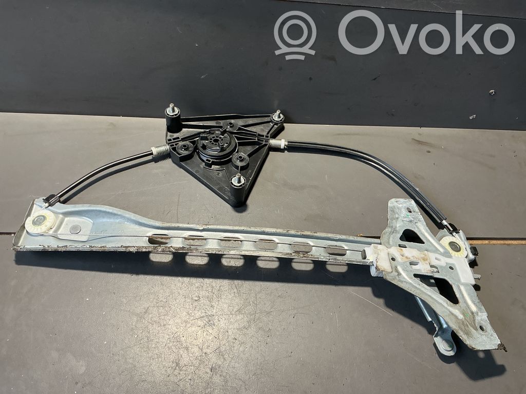 Toyota Aygo AB40 Elektryczny podnośnik szyby drzwi przednich 