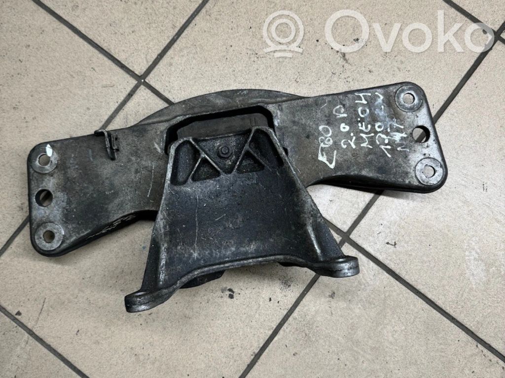 BMW 5 E60 E61 Pavarų dėžės tvirtinimo kronšteinas 