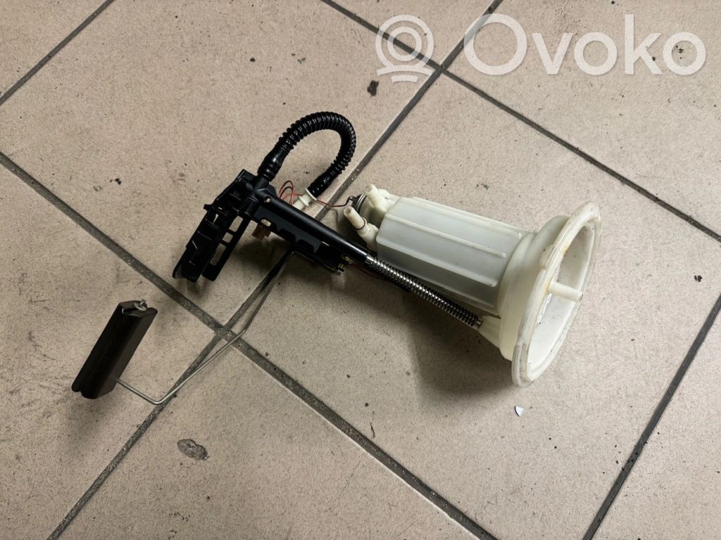 BMW 5 E60 E61 Fuel level sensor 