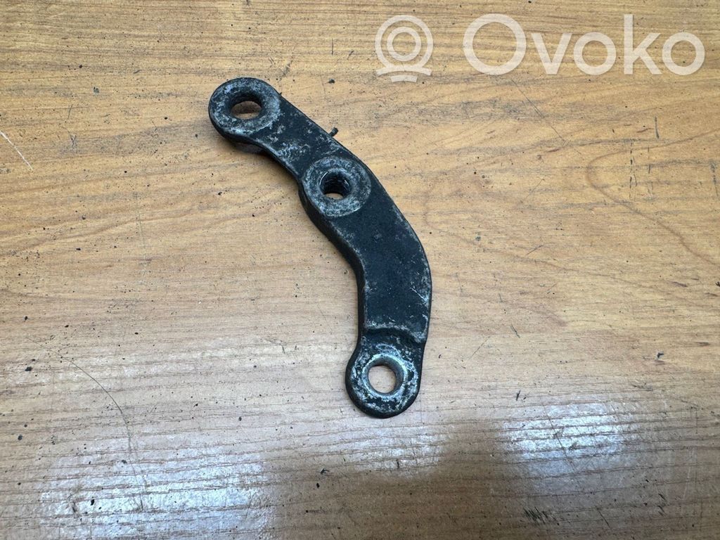 BMW 5 E39 Sway bar bush bracket, front 