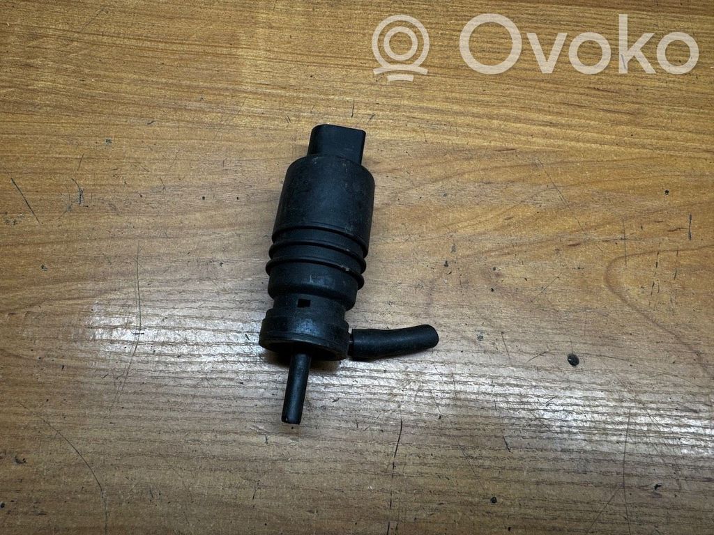 BMW 5 F10 F11 Windscreen/windshield washer pump 