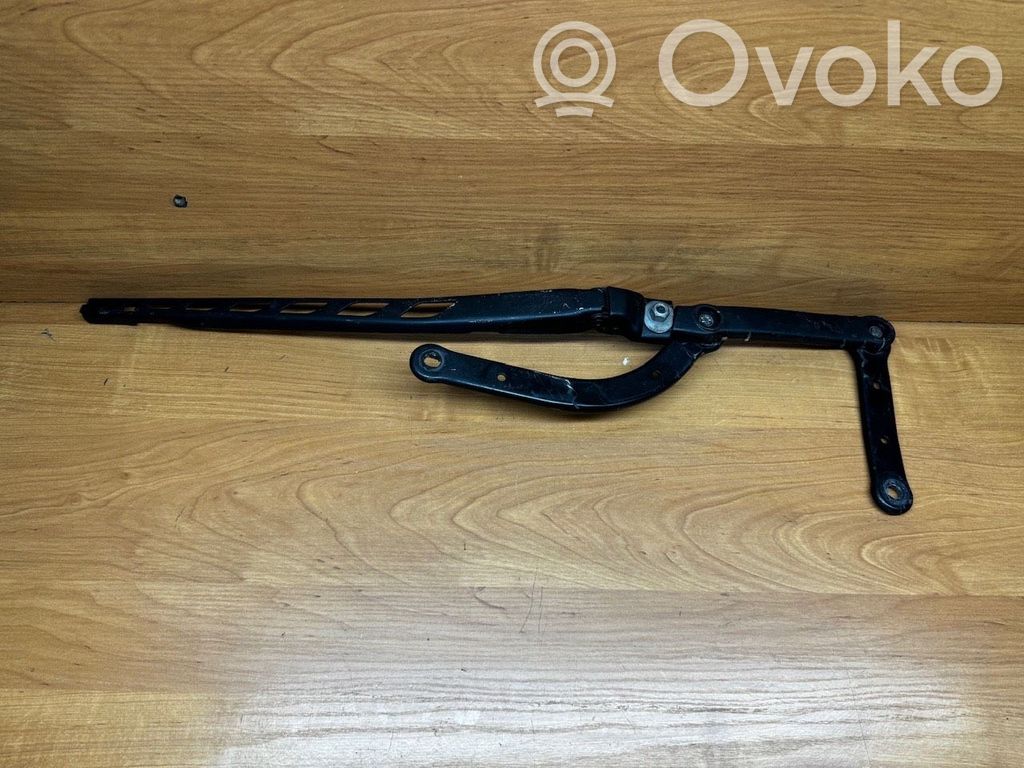BMW 5 E60 E61 Front wiper blade arm 