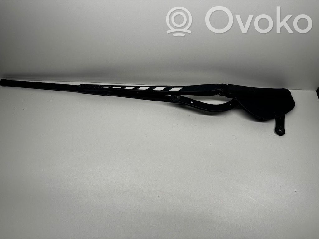 BMW 5 E60 E61 Front wiper blade arm 
