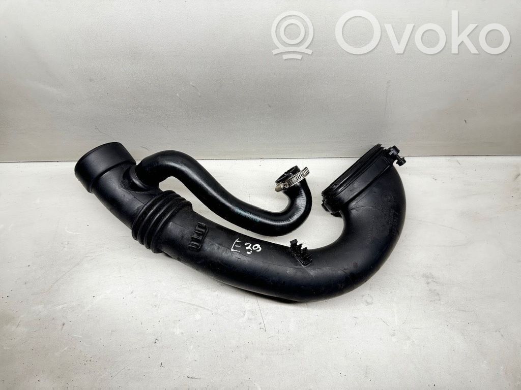 BMW 5 E39 Gaisa ieplūdes kanāla detaļas 