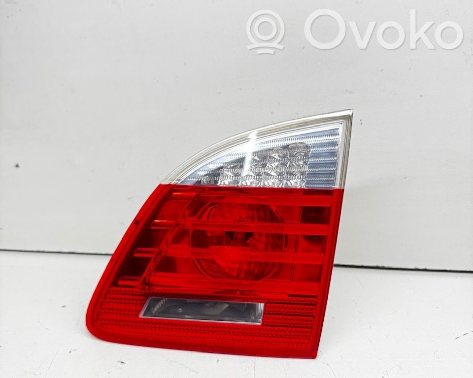 BMW 5 E60 E61 Aizmugurējais lukturis pārsegā 
