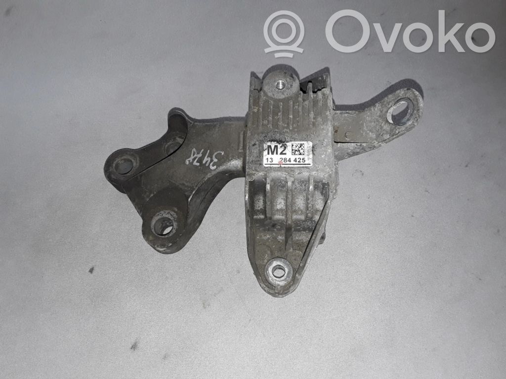 Chevrolet Orlando Gearbox mounting bracket 