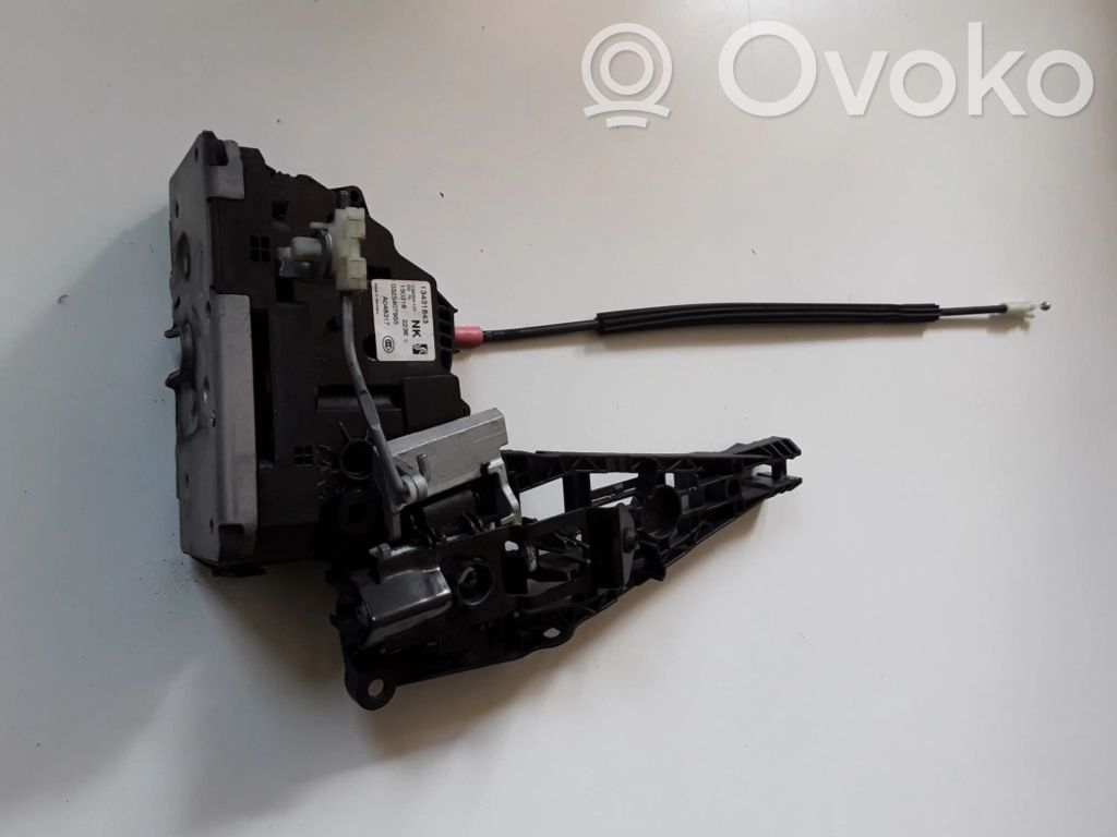 Opel Corsa E Takaoven lukko 
