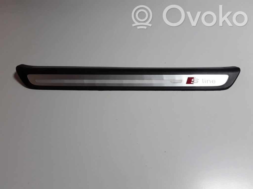 Audi Q3 8U Listwa progowa przednia 