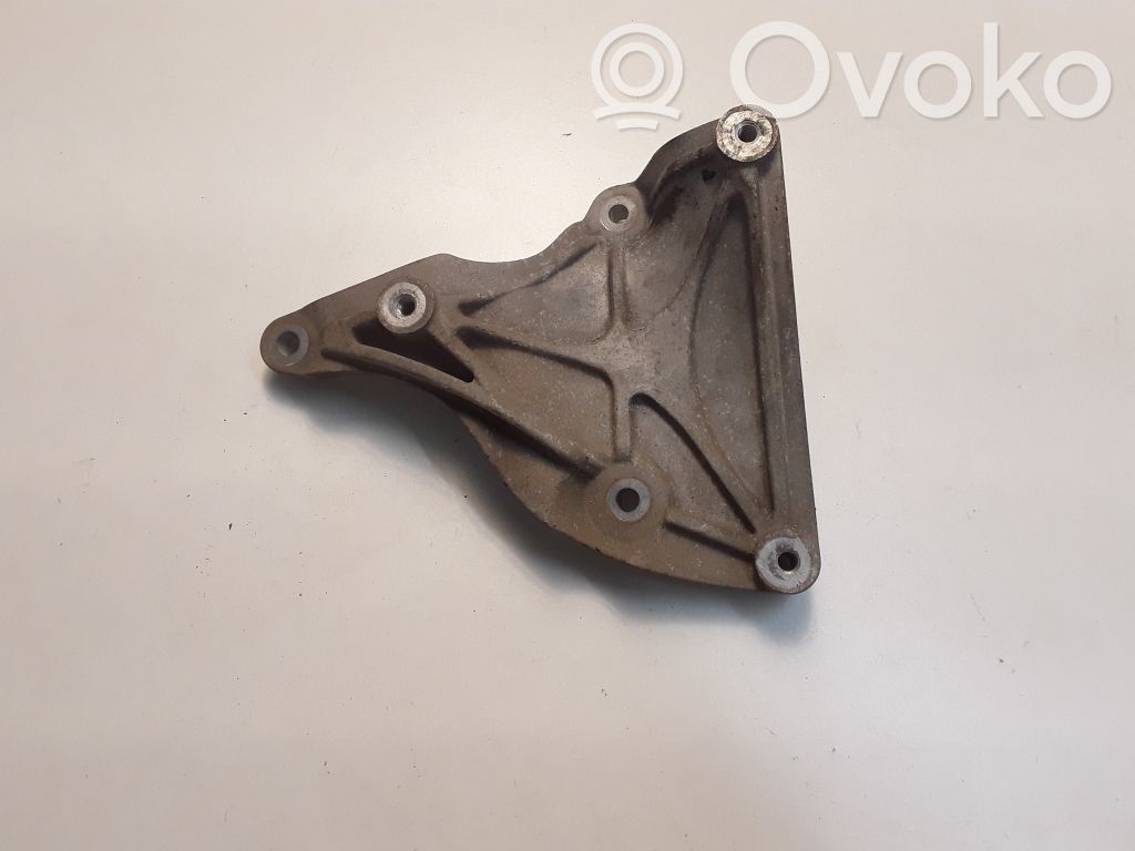 A/C compressor mount bracket   KOMPRELAIKIKLIS