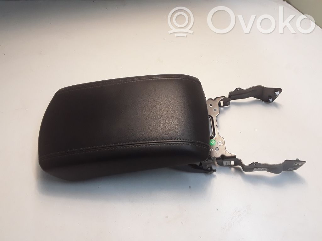 Armrest   EM2BR045C74