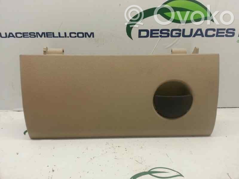 Opel Corsa C Glove box 