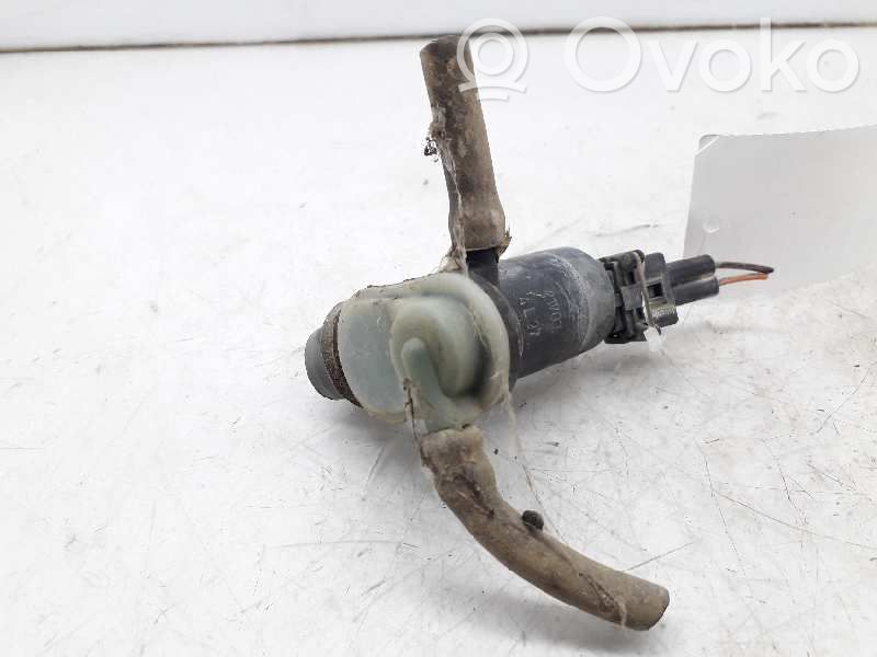 Land Rover Discovery 4 - LR4 Pompa spryskiwacza szyby przedniej / czołowej 