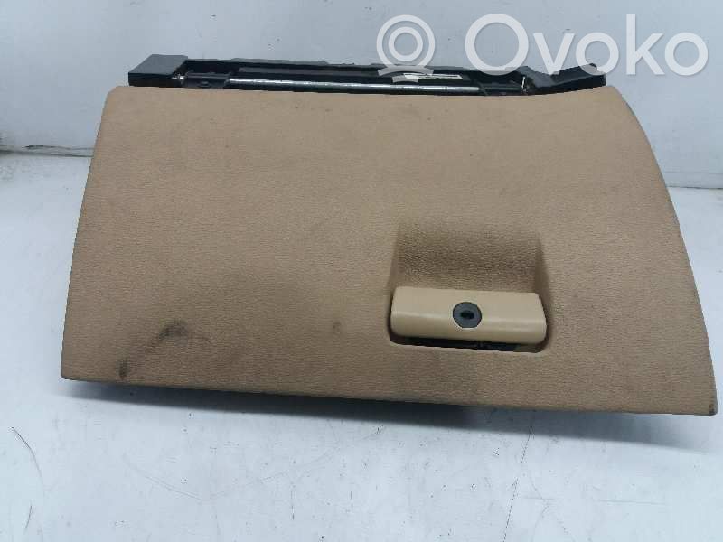 Glove box   51163420526