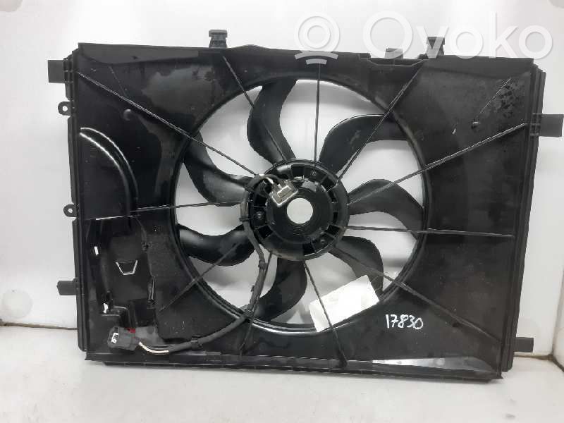 Mercedes-Benz A W176 Ventilator electric răcire radiator