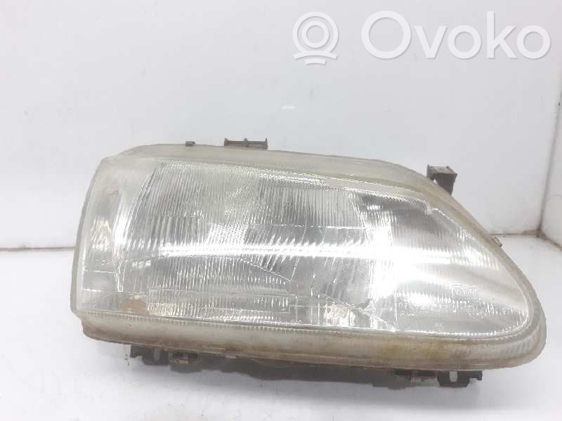 Renault Megane I Lampa przednia 