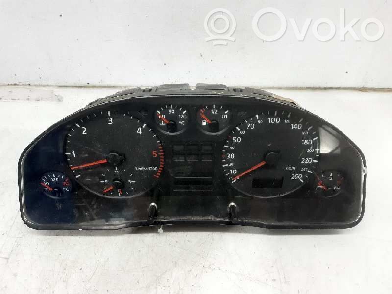 Audi A6 S6 C5 4B Nopeusmittari (mittaristo) 