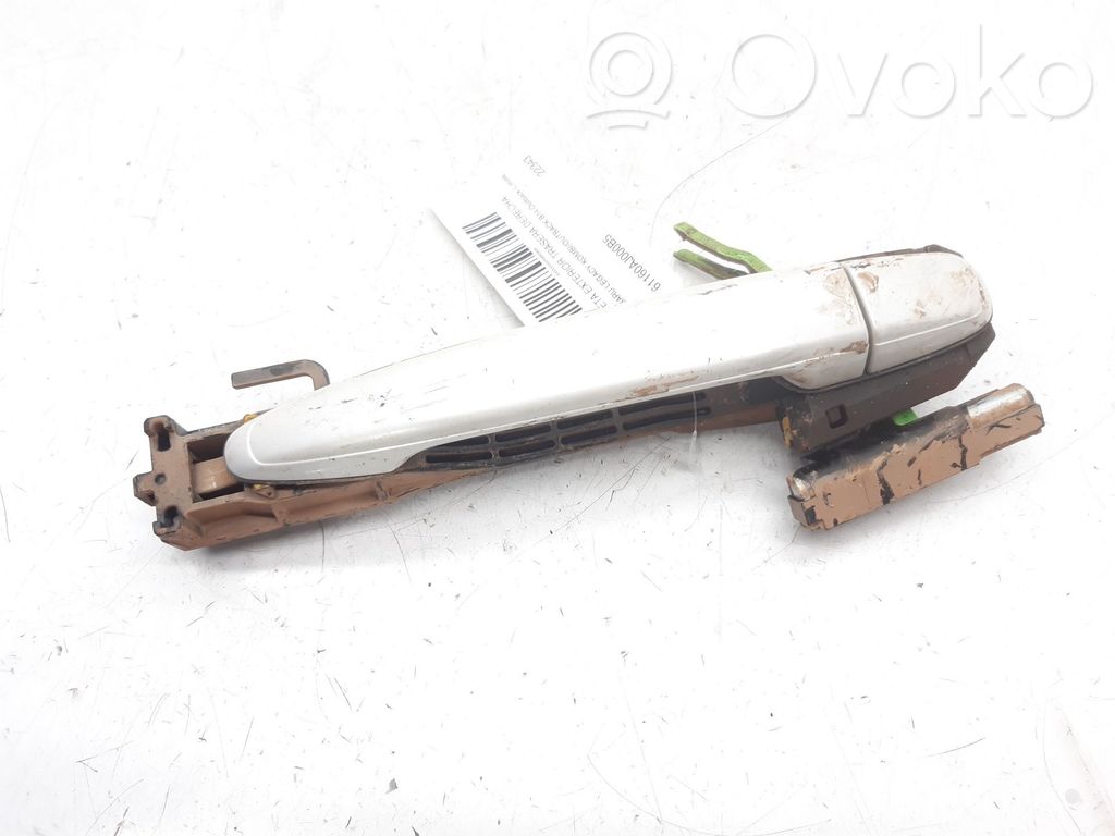 Manecilla externa puerta trasera   61160AJ000B5