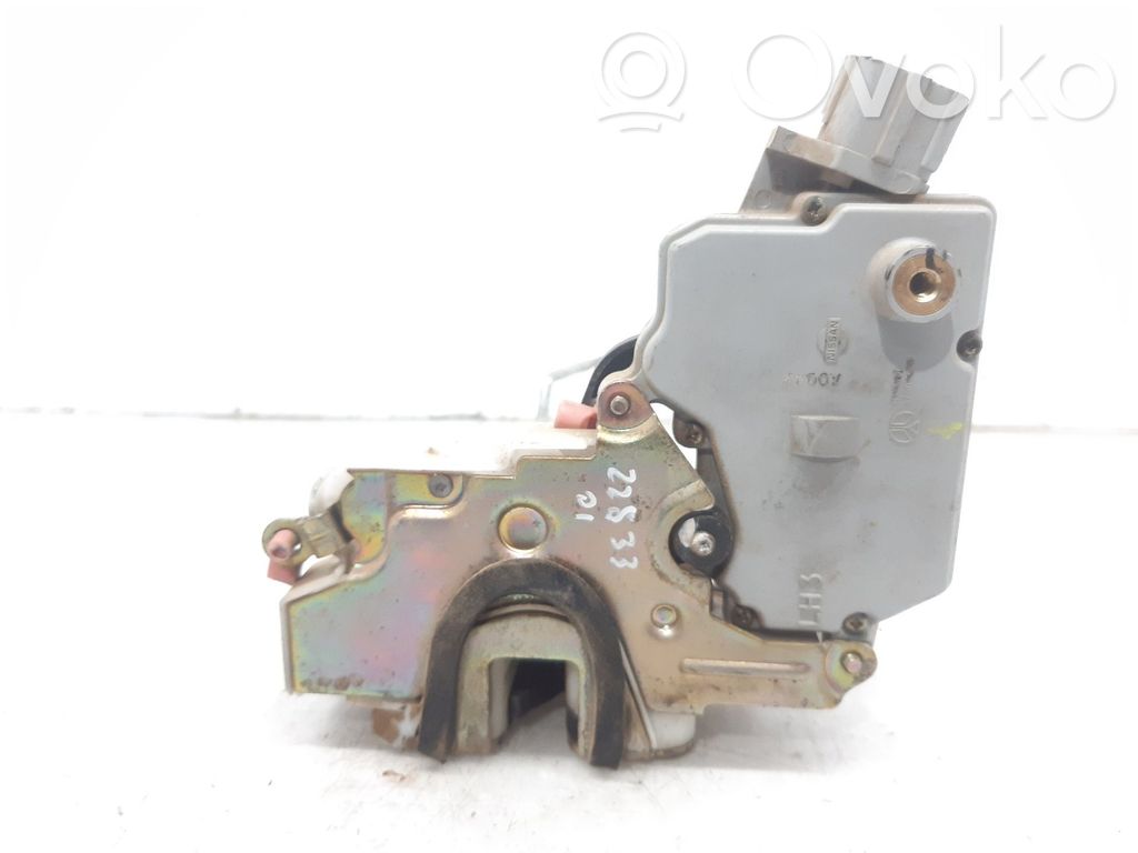 Nissan Primera Etuoven lukko 